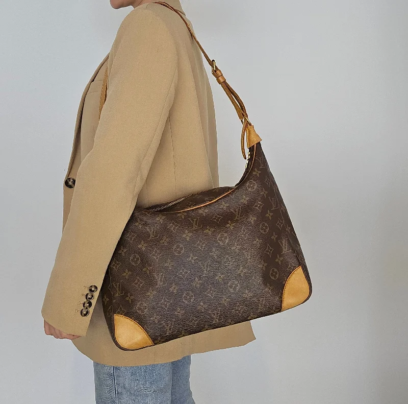 Louis Vuitton bags with a zippered interior pocket for better organizationLouis Vuitton Boulogne GM