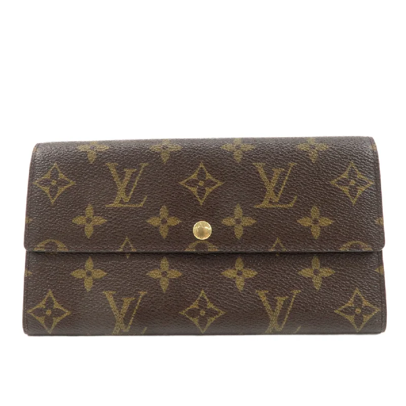 Louis Vuitton bags with a zippered interior pocket for better organizationLouis Vuitton Monogram Pochette Porte Monnaie Credit M61725