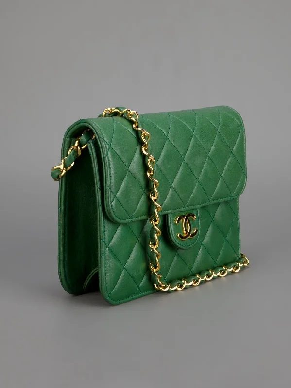 Chanel Classic Clutch Witch Chain – CWC Caviar Green Silver-Toned